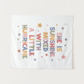 彼女は日光に少しハリケーンが混ざっている タペストリー (正面(横))