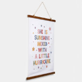 彼女は日光に少しハリケーンが混ざっている 吊り下げ型タペストリー (傾斜あり)