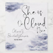 彼女は最高の気分で ブライダルシャワーを楽しんでいる ワインラベル (シングルラベル)