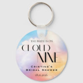 彼女は有頂天 カラフルなパステルカラーの ブライズシャワー キーホルダー (裏面)