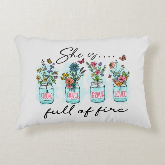 彼女は火気に満ちている アクセントクッション (正面)