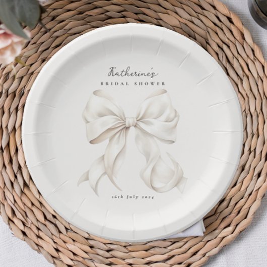 彼女は白いリボンで結ぶ ペーパープレート