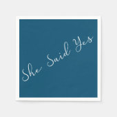 彼女は白と青のエレガントタイポグラフィ、Yesを言った スタンダードカクテルナプキン (正面)