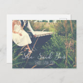 彼女は白のエレガントタイポグラフィ、Yesを言った ポストカード (正面/裏面)