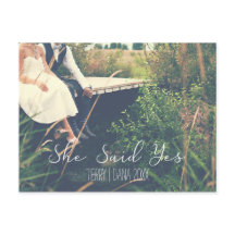 彼女は白のエレガントタイポグラフィ、Yesを言った