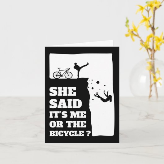 彼女は私か自転車おもしろいサイクリング カード (黄色い花)