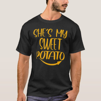 彼女は私のサツマイポテトIヤムサンクスギビングのカップルの Tシャツ