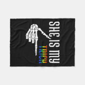 彼女は私のトリックのスケルトンの一致するカップルのハロウィン フリースブランケット (正面(横))