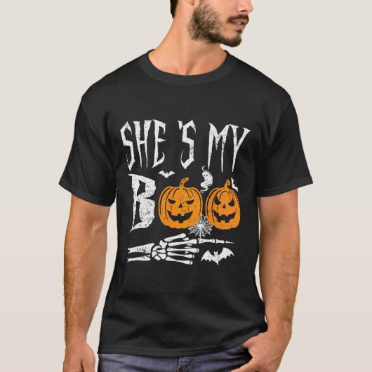 彼女は私のブー骨格の手かぼちゃのハロウィンマッチだ Tシャツ (正面)