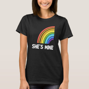 彼女は私のLgbtレズビアンマッチングカップルレインボーP Tシャツ