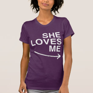 彼女は私を愛している（右）白 – .png tシャツ