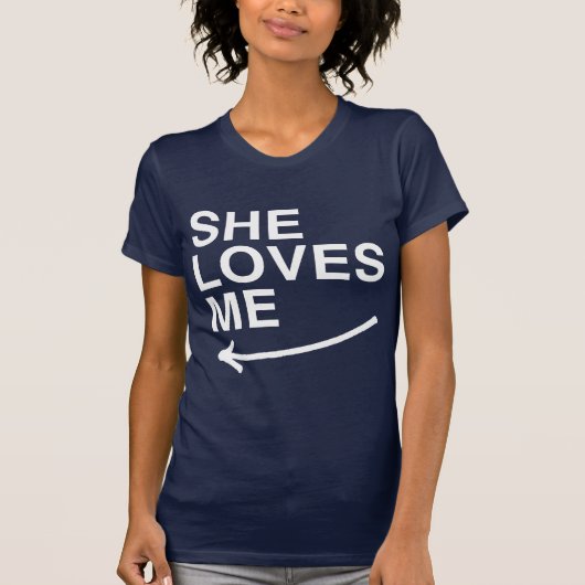 彼女は私を愛している(左) -.png tシャツ (正面)