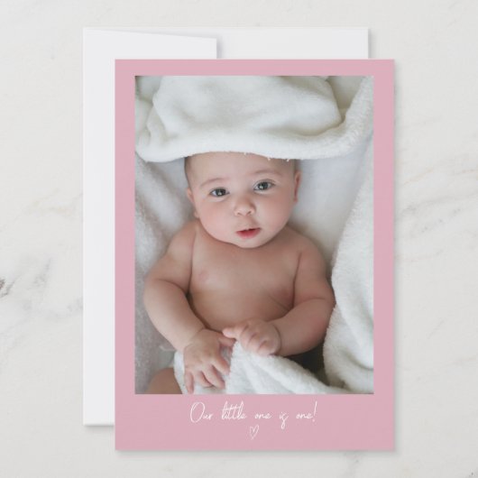 彼女は素敵ではないの彼女はonederful 1歳の誕生日 招待状 (裏面)