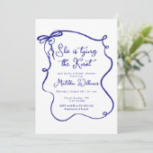 彼女は結び目の海軍の弓ブライダルシャワー 招待状 (スタンド正面)