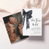 彼女は結び目の黒弓ブライダルシャワー 招待状