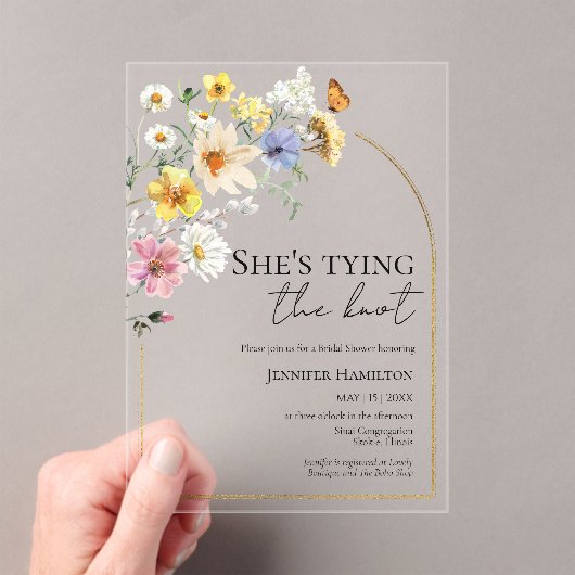 彼女は結び目を結んでいる |ワイルドフラワーブライダルシャワー アクリル招待状 (インサイチュ (ポータブル))