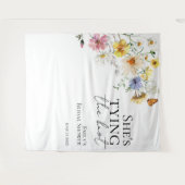 彼女は結び目を結んでいる | Bohoブライダルシャワー背景 タペストリー (正面(横))