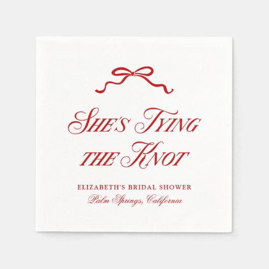 彼女は結び目を赤く引いたエレガント弓を結んでいる スタンダードカクテルナプキン (正面)