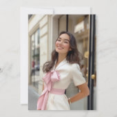 彼女は結び目ピンクボウのブライダルシャワー写真 招待状 (裏面)