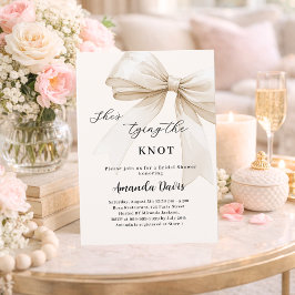 彼女は結び結び弓ベージュブライダルシャワー 招待状