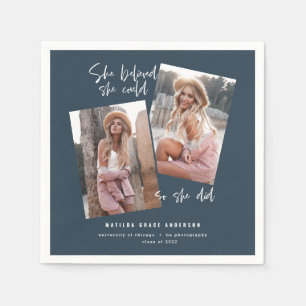 彼女は自分の卒業を青く見た スタンダードカクテルナプキン