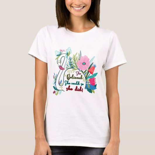彼女は花で白鳥を食べることができるようになった Tシャツ (正面)