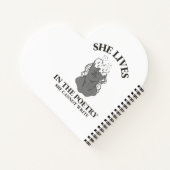 彼女は詩の中に住んでい書る ノートブック (裏面)