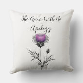 彼女は謝罪もせずに成長した クッション (裏面)