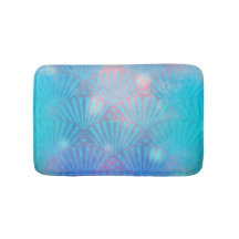 彼女は貝殻を愛します