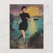 彼女は走黒いドレスのシルバーブーツでビーチを着ている ポストカード (正面)