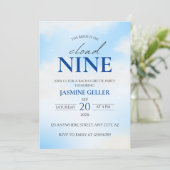 彼女は雲の上にいる 夢のような ブライダルシャワーの ソフトブルー 招待状 (スタンド正面)