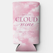 彼女は雲の上の9番目のピンクの結婚前のお祝い スリム缶クーラー (正面)