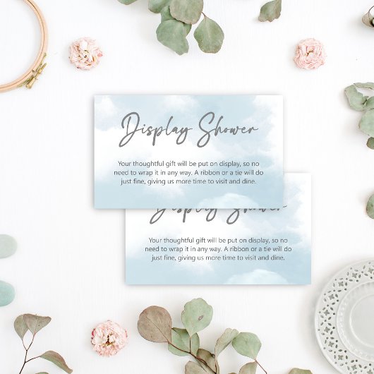 彼女は雲九色のブライダルシャワーディスプレーシャワーを浴びている エンクロージャーカード