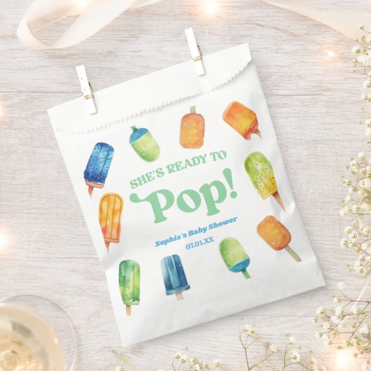 彼女は青いポプシクルポップ・アートのの赤ちゃんシャワーの準備ができている フェイバーバッグ (クリップ留めされた状態)