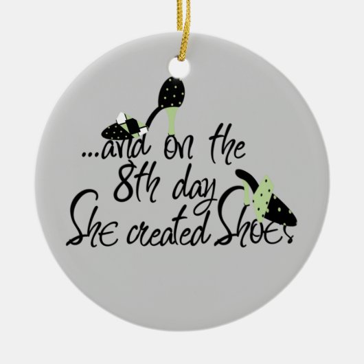 彼女は靴を作成しました セラミックオーナメント (正面)