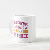 彼女は食べ私が3のために飲んでいる2のためだおもしろい コーヒーマグカップ (正面左)