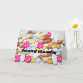 彼女は飲み込みにくい丸薬で、縁石を蹴る カード