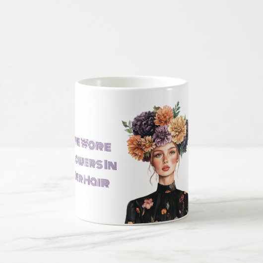 彼女は髪に花を飾っていた コーヒーマグカップ (中央)