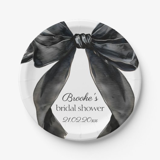 彼女は黒いリボンのノットを結んでいる ブライダルシャワーフレンチ ペーパープレート (正面)