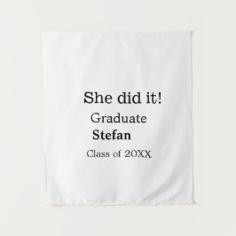 彼女は２０ＸＸ年度卒業の（学校名）クラスを修了した タペストリー