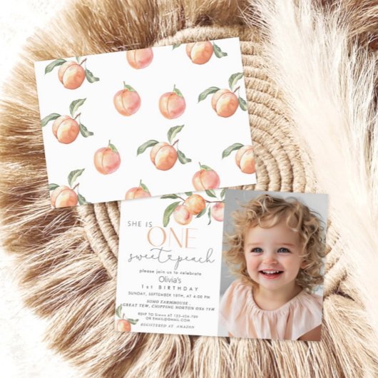 彼女は1つの甘い桃の女の子の最初の誕生日である 招待状