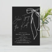 彼女はKnow Black Bowブライダルシャワーを結んでいる 招待状 (スタンド正面)