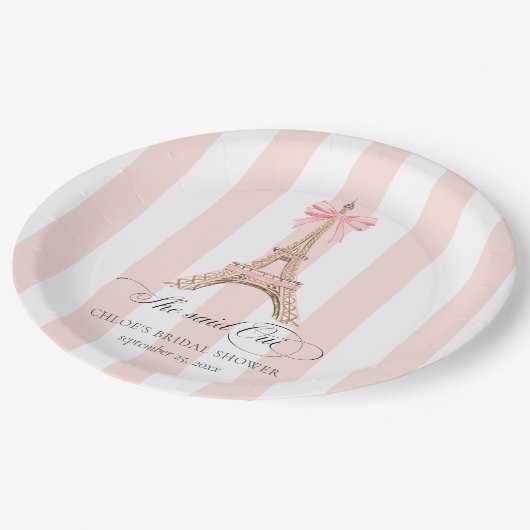 彼女はOui Paris Bowエッフェルタワーブライダルシャワーと述べた ペーパープレート (アングル)