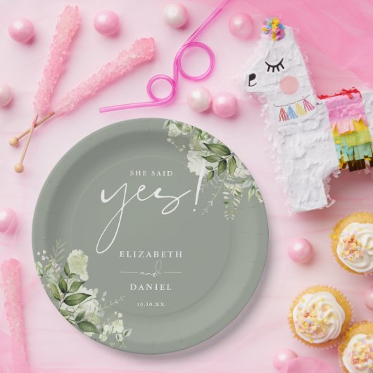 彼女はYesの緑のセージ緑の婚約パーティを言った ペーパープレート (パーティー)