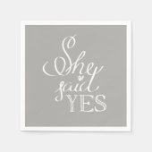 彼女はYESカクテルナプキンスと言った スタンダードカクテルナプキン (正面)