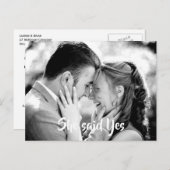 彼女はYesホワイトタイポグラフィ写真Save the Dateと述べた 案内ポストカード (正面/裏面)