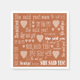 彼女はYesミディアムテラコッタ婚約パーティ スタンダードカクテルナプキン