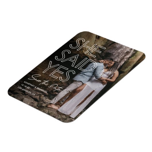 彼女はYes写真の日付を保存 マグネット (左側)