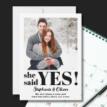 彼女はYes写真婚約発表を述べた セーブザデート<br><div class="desc">彼女はYes!家族や友人に知らせてよ素晴らしうタイポグラフィをフィーチャーしたモダンこの婚約発表カードでスタイリッシュ。写真で簡単にカスタマイズ。</div>