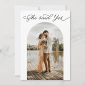 彼女はYes婚約したカップルの写真ウェディングシャワー 招待状 (正面)